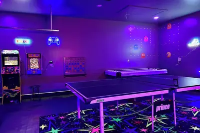 Image de Modern•Game Room•New•King Bed•Sports Complex•Lux•Family Friendly