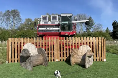 Image de glamping combine harvester