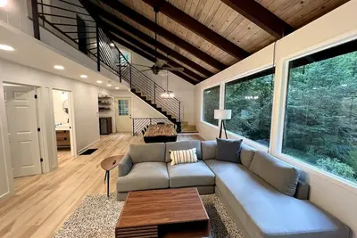 Image de Private Mountain Chalet-Fenced in Yard for Pets!