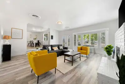 Image de Stylish 3bd/2ba Oasis / Office/Yoga Rm/Serene Yard