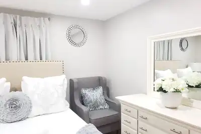 Image de Spacious 3 Bedroom, 2 bathroom Home Within Minutes To Beach.