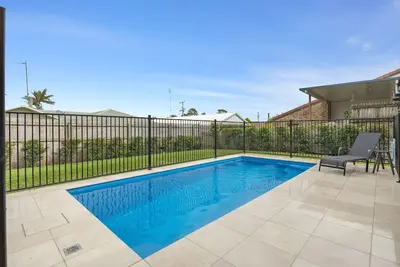 Image de Beach House With Pool, Pets Welcome!