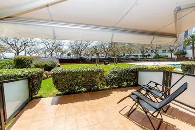 Image de Appartement à louer à Roses, Costa Brava! Vue Océan, Piscine, Cuisine Equipée, Parking. Réservez vos vacances maintenant !
