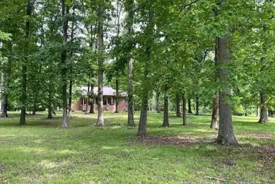 Image de Isolated wooded home safe and quiet. Perfect for getting away from it all!