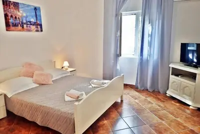 Image de Appartement de deux chambres avec la terrasse Seline, Paklenica (A-21208-a)
