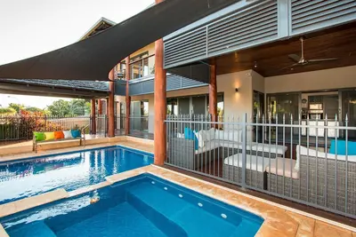 Image de Delux Demco Luxurious Resort Style Home Stra6725bnfljvq3
