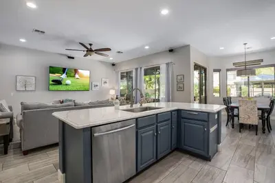 Image de Home in South Chandler Ocotillo Area, Spa, 3br/2. 5 Bath