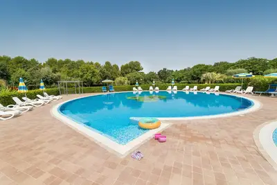 Image de Agritourisme \"Il Girasole - Ginestra\" avec piscine partagée, jardin partagé et Wi-Fi