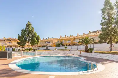 Image de Maison de vacances 'Sol Y Sombra' avec piscine partagée, Wi-Fi et climatisation