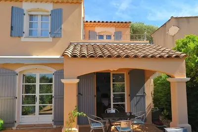 Image de Maison lumineuse avec terrasse, accès piscines, parking privatif – La Croix-Valmer