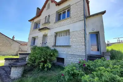 Image de Charmant T3 rénové avec jardin et garage, centre-ville de La Roche-Posay