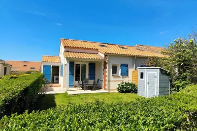 Image de La Petite Maison - Vacances au calme, jardin clos, plage Ă pieds & piscines