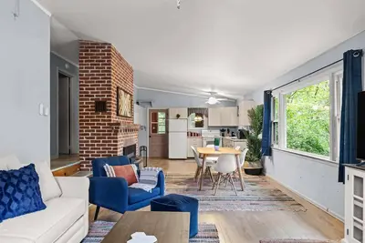 Image de Harpers Ferry Cottage: Hot Tub, WiFi, Dog-Friendly
