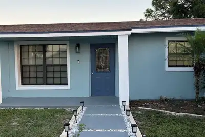 Image de Save this to your favorites ❤️ Lake Access Cottage in Sebring. One-of-a-kind.