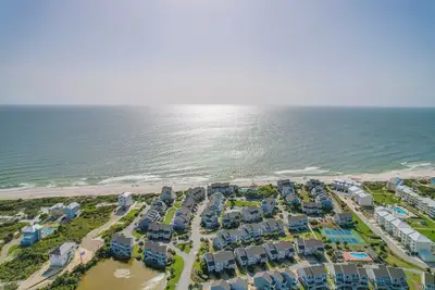 Image de North Cape Barrier Dunes Gated Community w/ 2 Pools Easy Beach Access