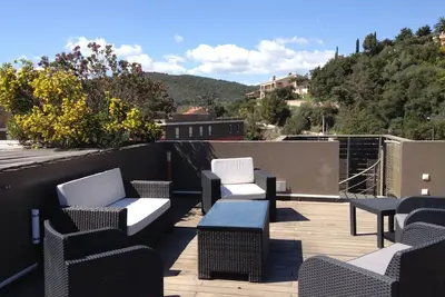 Image de superbe apt en toit terrasse avec clim, piscine, plage à 200m