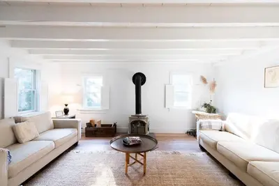 Image de Le Petit Cottage - French Country in Saugerties