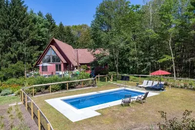 Image de Milan Hill A-Frame - Heated Pool near Rhinebeck