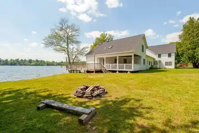 Image de The Homestead Main House: Lakefront Fun—Sleeps 22!