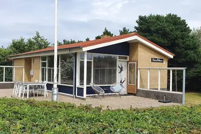 Ground floor house in Ballum (Roosdunen) with terrace facing south and west.
