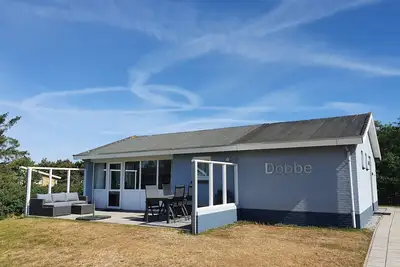 Image de A detached home De Dobbe located on the grounds of Klein Vaarwater in Buren.