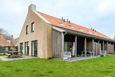 Image de De Plevieren is a building with four luxury apartments in Buren.
