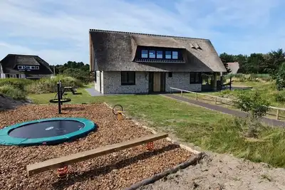 Image de Pura Vida, stylish modern Villa in the beautiful dune area between Nes and Buren