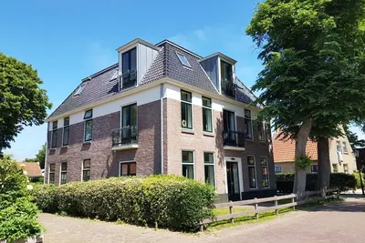 Image de Staetige Dames 2, a spacious apartment (second floor) in the centre of Nes.