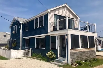 Image de Beach Point - 100 Yards to Beach with Bay Views