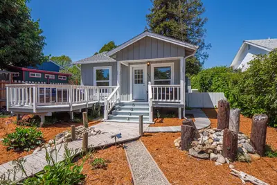 Image de Fantastic, modern 2bdr Cottage, 5min to beach