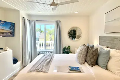 Image de Steps 2 Beach-Partial Ocean Views-King Beds-Bikes-Ac-WiFi-Ev Chrg-Ps5-Families!