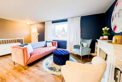 Image de Quiet Clean Pet Friendly Close to Downtown Sleeps 10