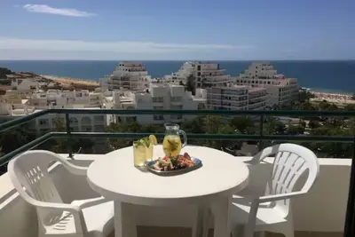 Image de Oceanview Apt & Close to Beach