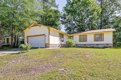 Image de Fayetteville Vacation Rental w/ Yard!