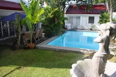 Image de House in Bf Homes Int. w\/ Pool and Jacuzzi