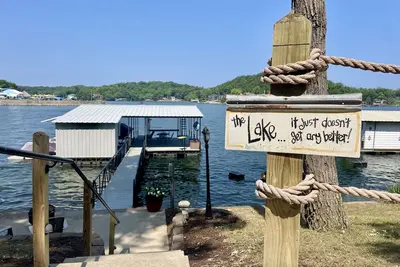 Image de Lakefront Home - Calm Water / Big Views - 7-Minute Walk to Bagnall Dam Strip
