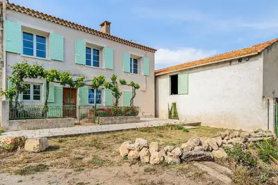 Image de Jolie maison à Mouriès avec WiFi