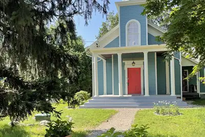 Image de Charming former church near the Hudson w/ hot tub. A tranquil retreat.