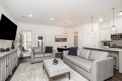 Image de New 3 Bd/2. 5ba Townhouse by Lsu