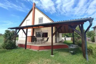Image de Maison de vacances avec jardin, grande terrasse et possibilité de faire un barbecue
