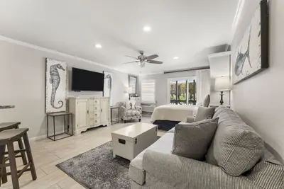Image de 30a Inlet Sands 105 | Walk to Beach & Rosemary! Private Patio w/ Pool Access!