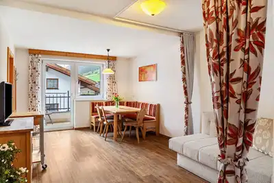 Image de Appartement de vacances \"Alpenflora 1\" avec vue sur les montagnes, balcon et Wi-Fi