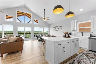 Image de Panoramic Lake&Mtn View, Private HotTub & Firepit!