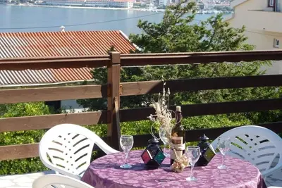Image de Appartement d'une chambre avec la terrasse et la vue sur le mer Pag (A-21220-b)