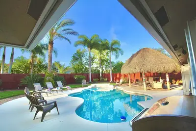 Image de 4 Br, Private Heated Saltwater Pool and Tiki Bar