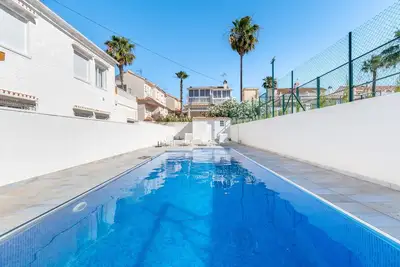 Image de Appartement 'Las Calas Deluxe B' avec piscine partagée, terrasse privée et Wi-Fi
