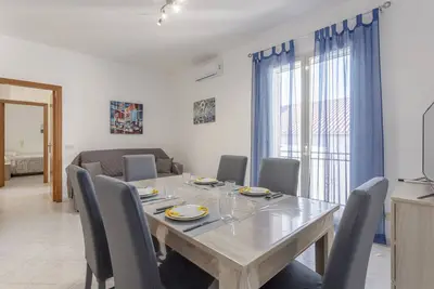 Image de Appartement de vacances \"Contessa Vacanze Byron\" avec vue sur montagne, 2 balcons et Wi-Fi