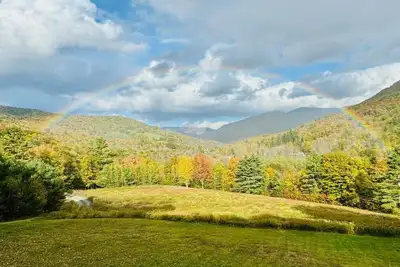 Image de Breathtaking views at hillside getaway
