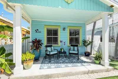 Image de Blue Bird ~ Adorable 1 Br, 1 Ba Conch Cottage in Bahama Village!