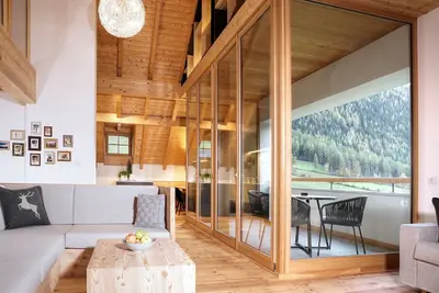 Image de Exclusive Chalet in front of majestic mountain landscape